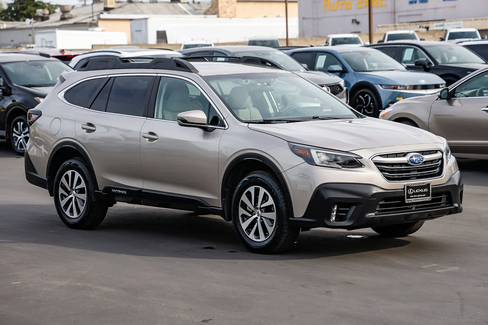 Used 2020 Subaru Outback Premium image 5