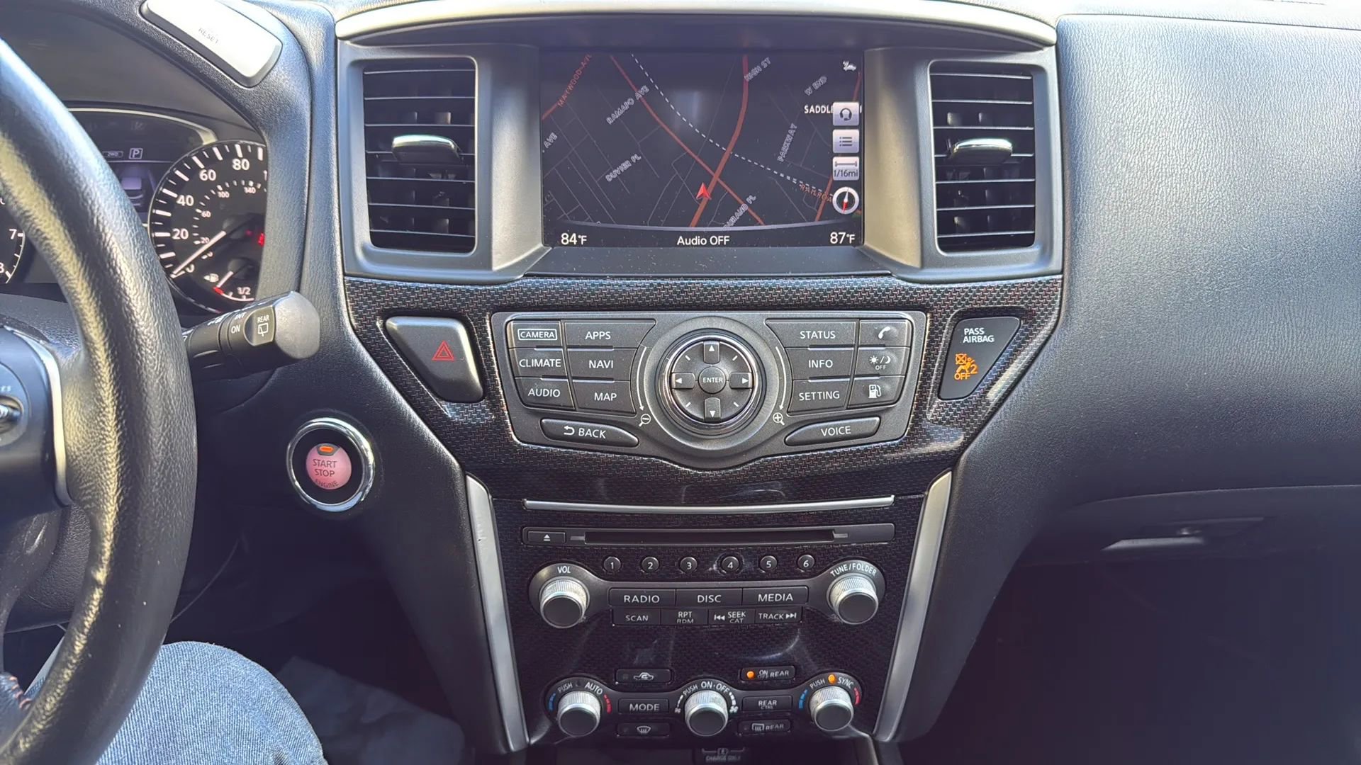 Used 2020 Nissan Pathfinder SL AWD/4WD image 18