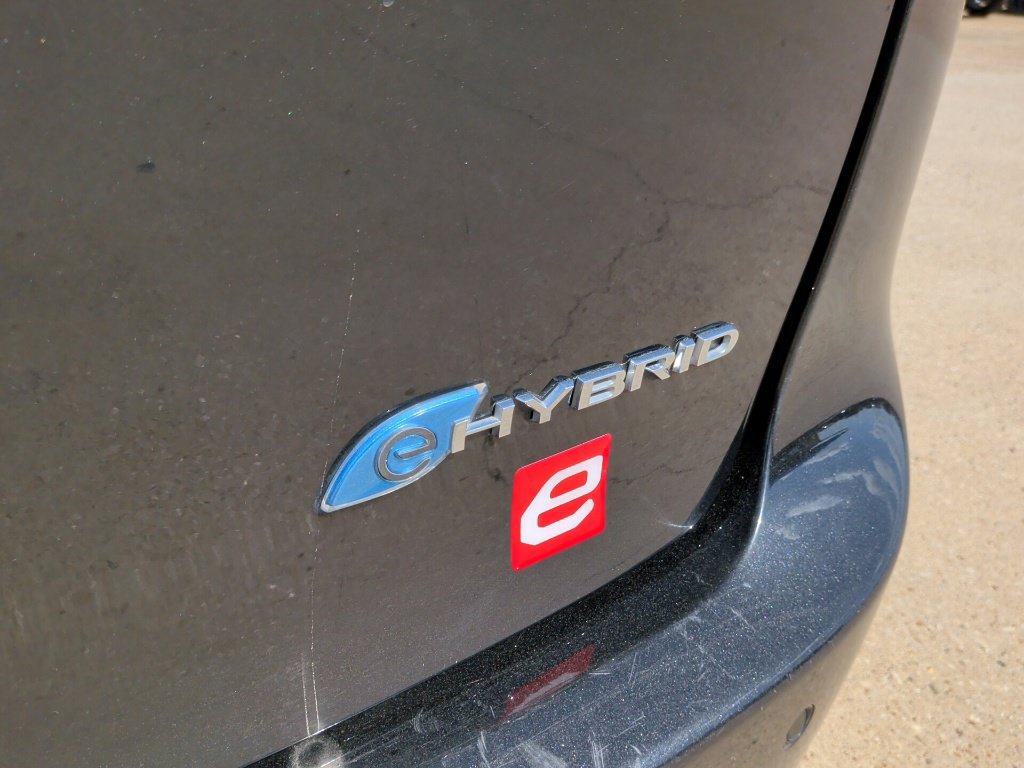 Used 2023 Chrysler Pacifica Touring-L FWD image 41