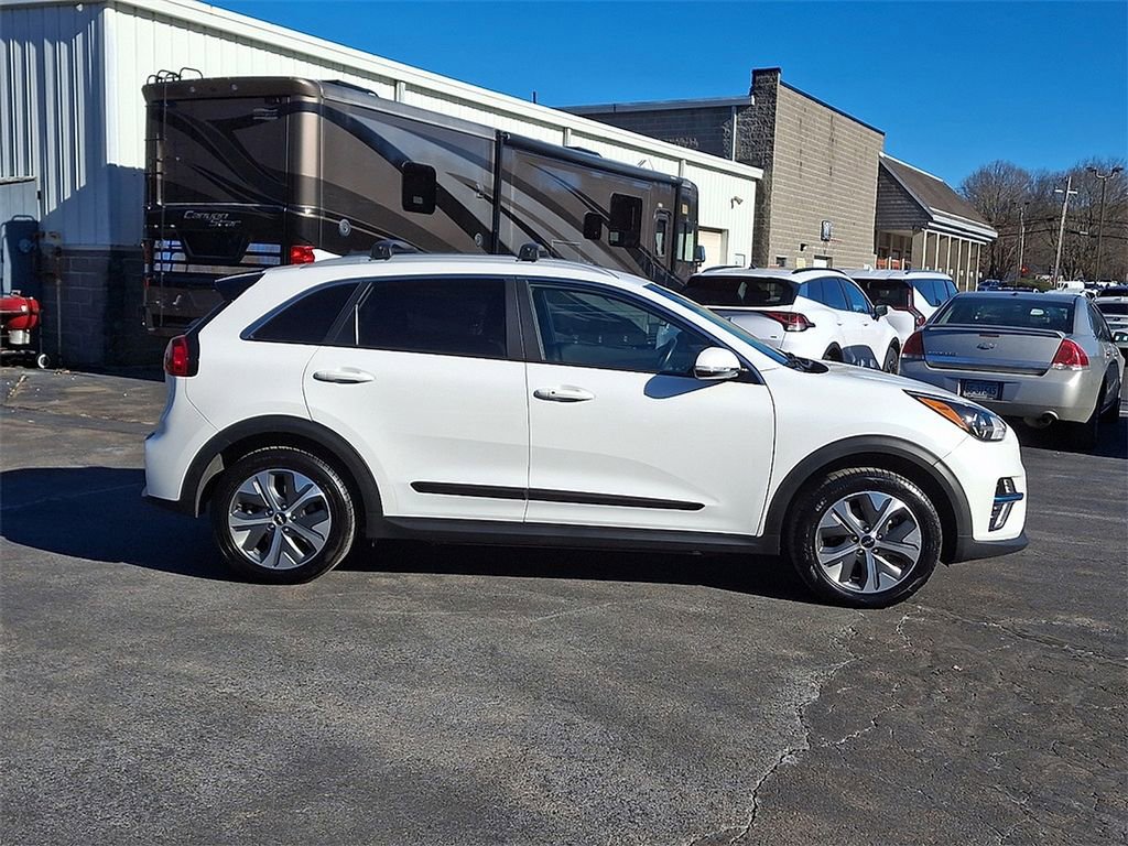 Used 2022 Kia Niro EX image 8