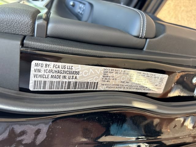 New 2027 Jeep Grand Cherokee Laredo X AWD/4WD image 34