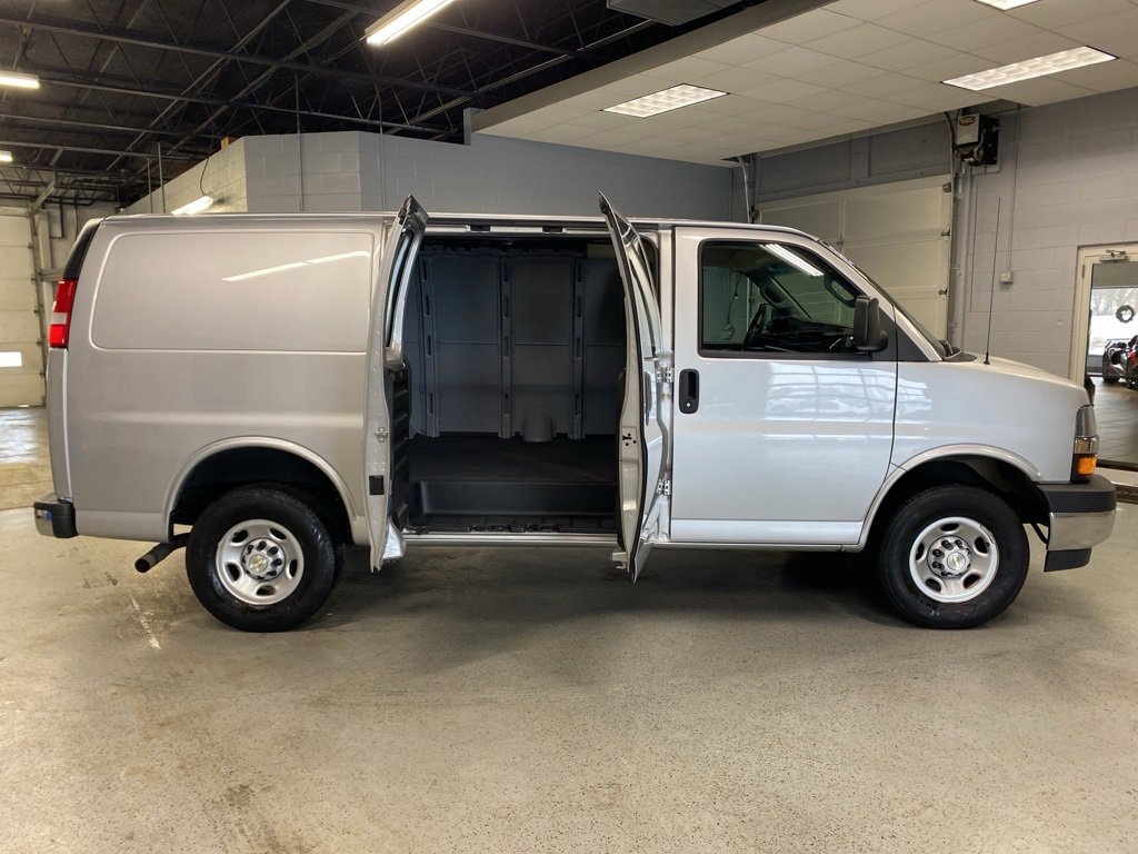 Used 2022 Chevrolet Express 2500 w/ Driver Convenience Package image 11