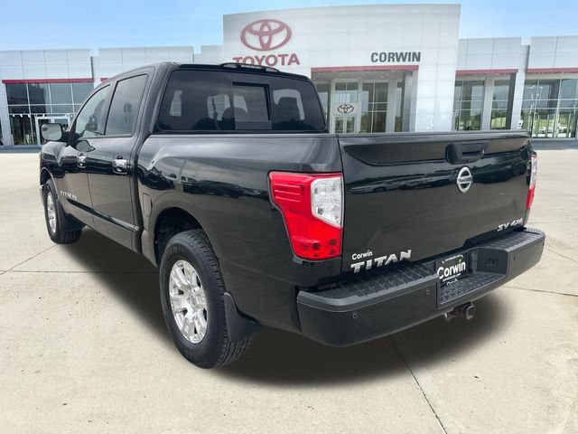 Used 2018 Nissan Titan SV w/ SV Convenience Package AWD/4WD image 3