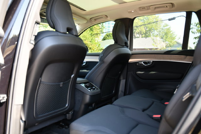 New 2026 Volvo XC90 B6 Plus w/ Protection Package Premier AWD/4WD image 17