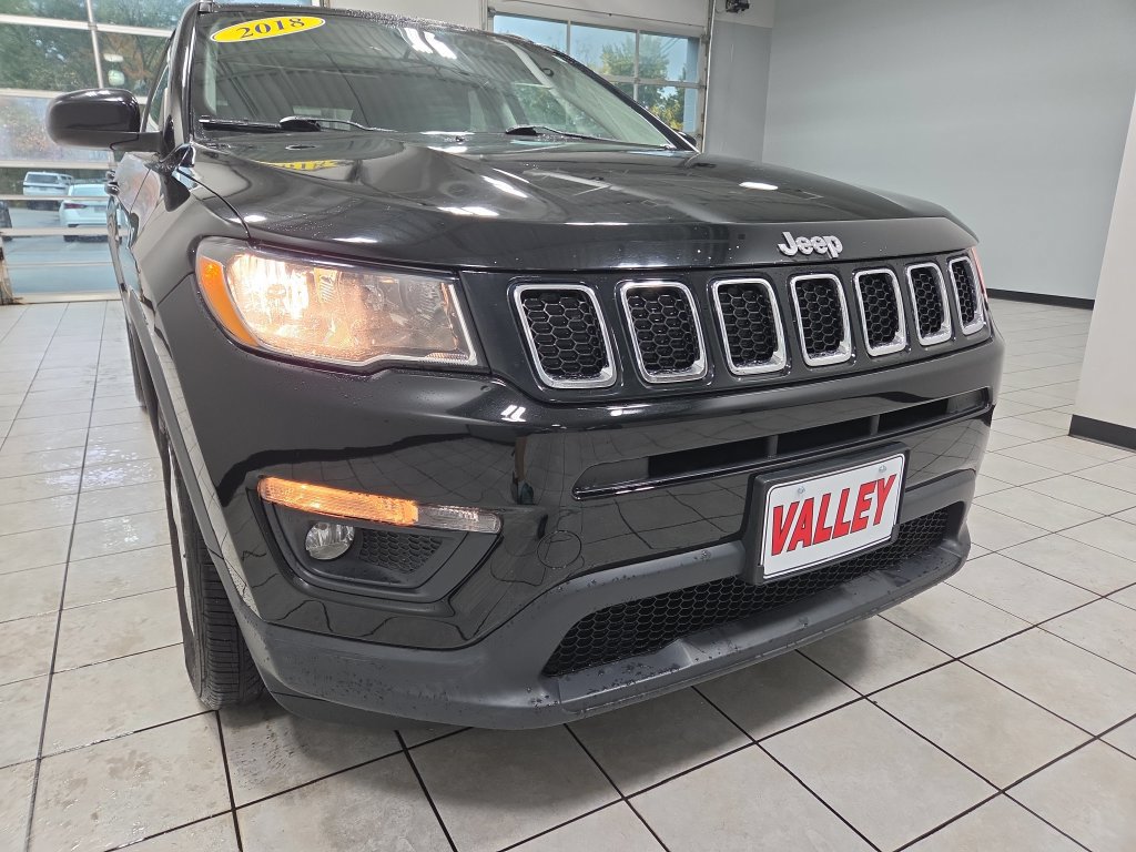 Used 2018 Jeep Compass Latitude AWD/4WD image 24