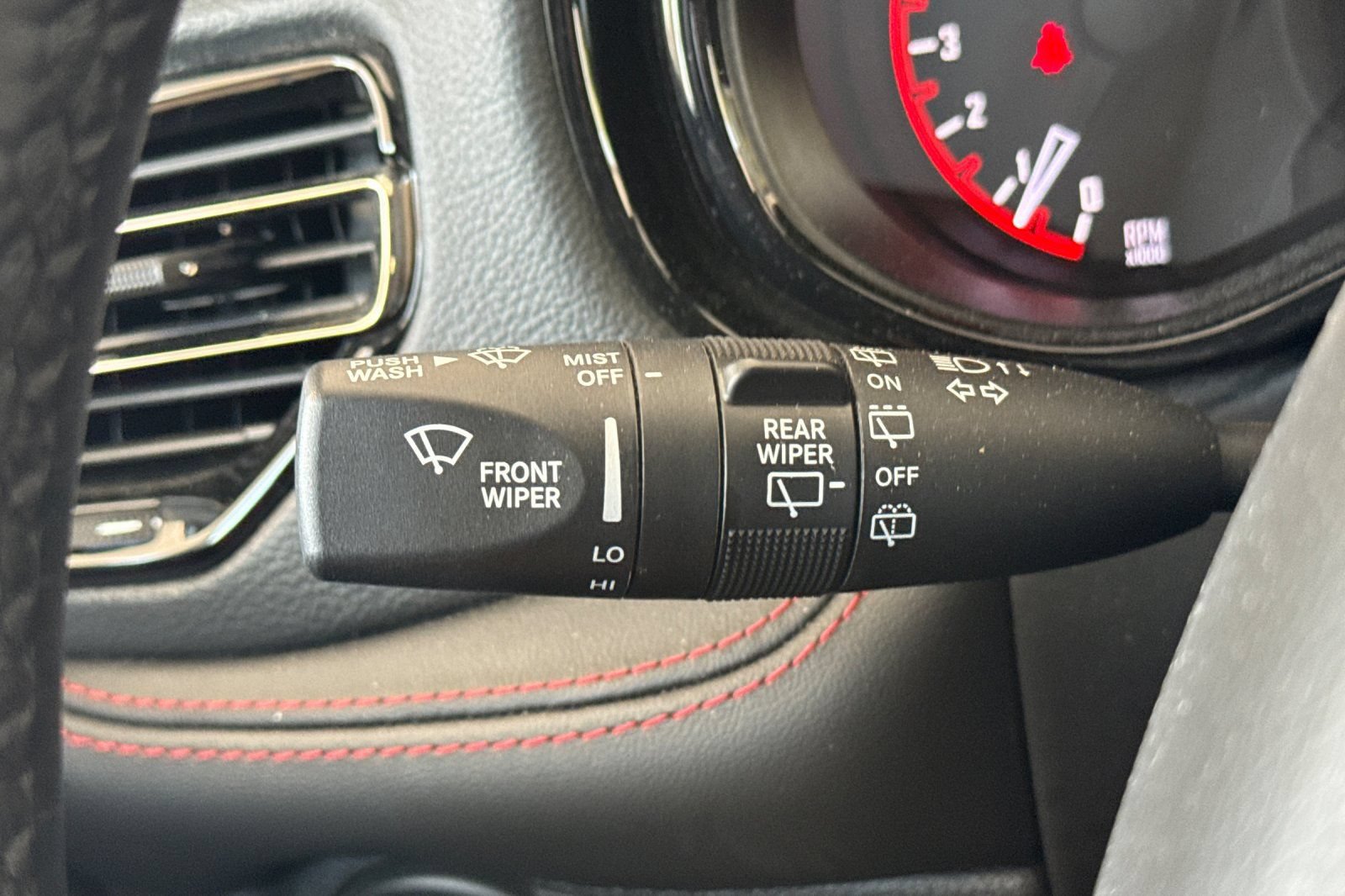Used 2025 Dodge Durango GT AWD/4WD image 38