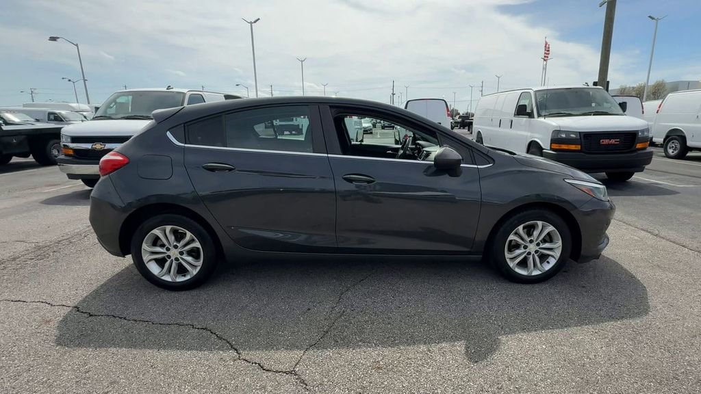 Used 2019 Chevrolet Cruze LT image 9
