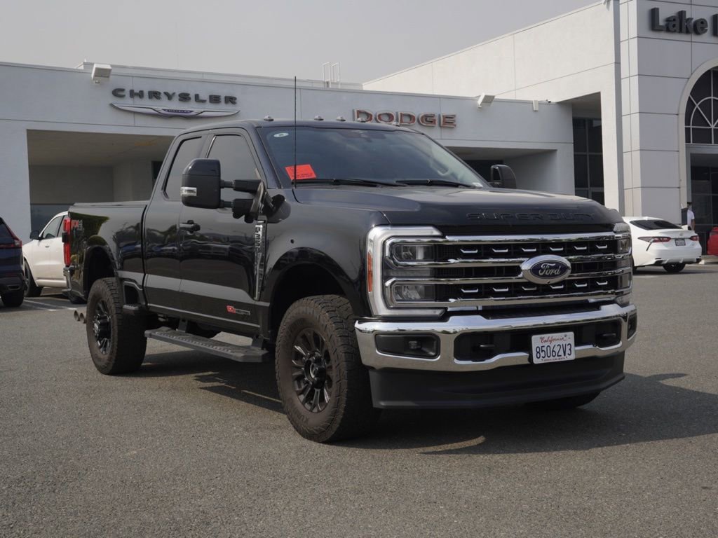 Used 2023 Ford F350 Lariat w/ FX4 Off-Road Package image 2
