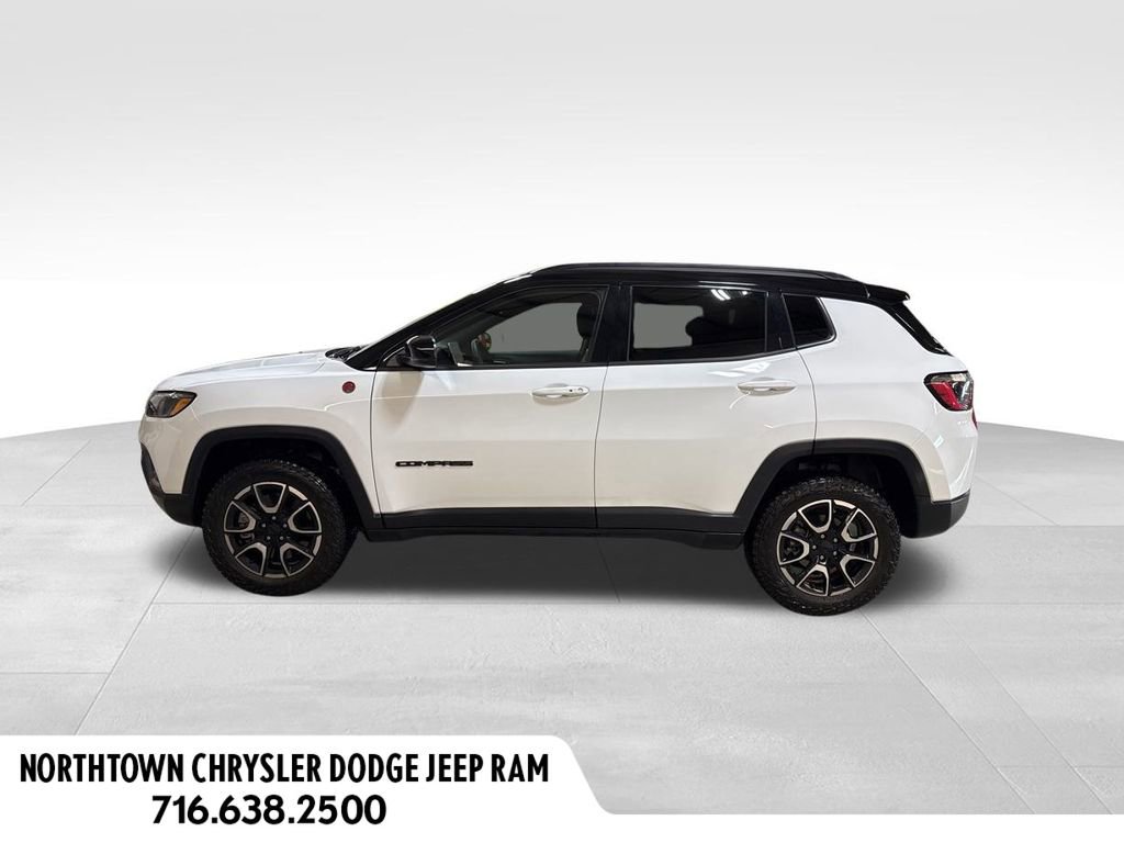 Used 2024 Jeep Compass Trailhawk w/ Trailhawk Convenience Group image 2