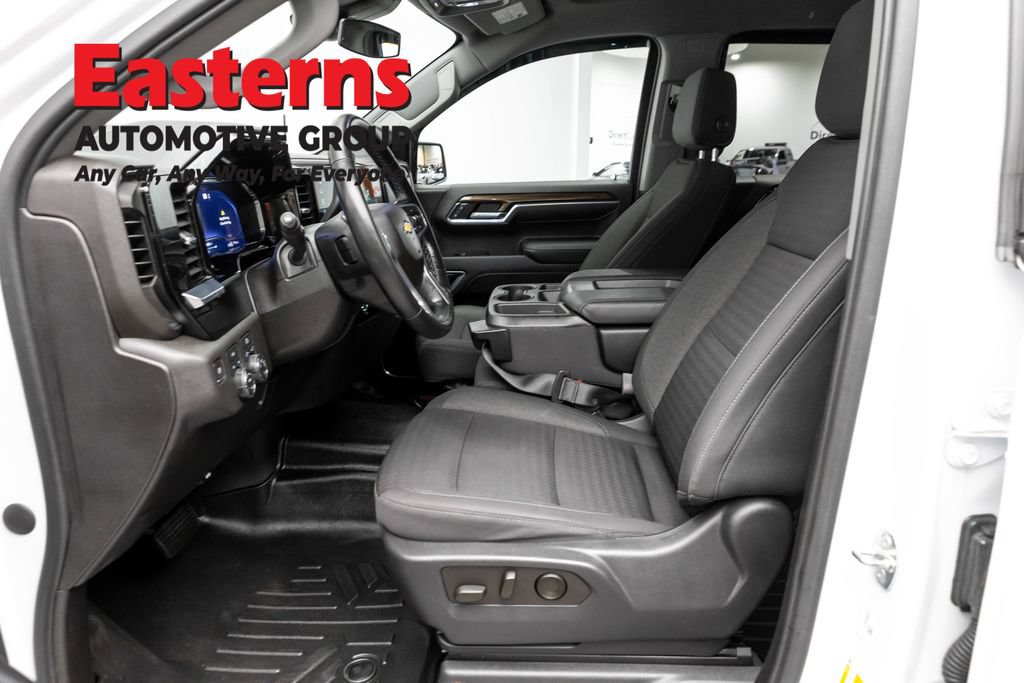 Used 2023 Chevrolet Silverado 1500 LT AWD/4WD image 13