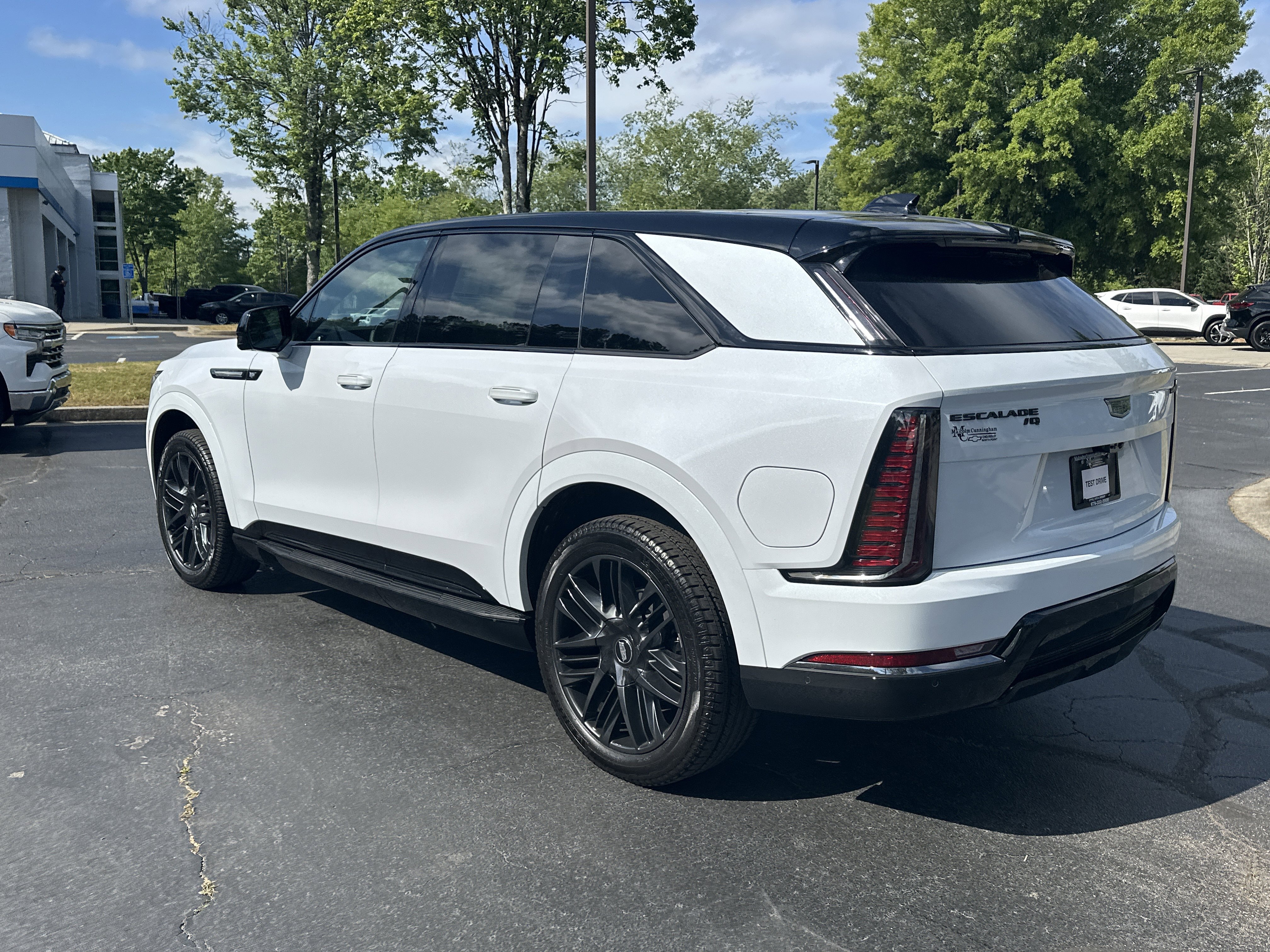 Used 2026 Cadillac Escalade IQ Sport 2 w/ LPO, ONYX Package AWD/4WD image 7