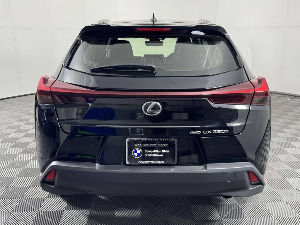 Used 2024 Lexus UX 250h AWD w/ Premium Package image 9