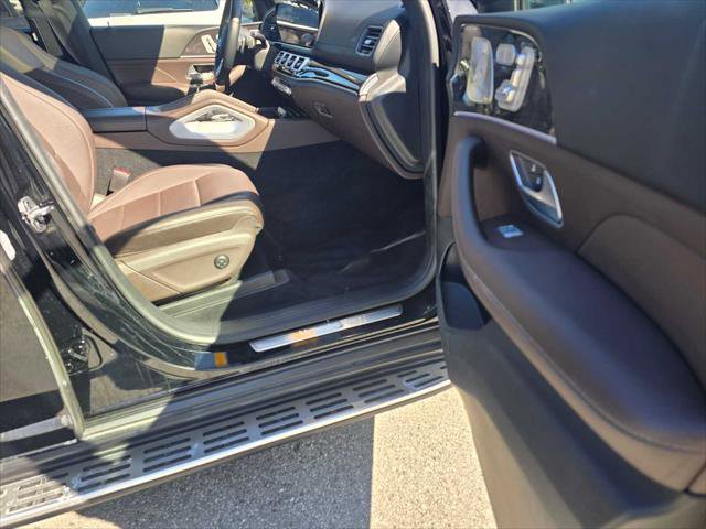 Used 2022 Mercedes-Benz GLS 450 4MATIC image 10