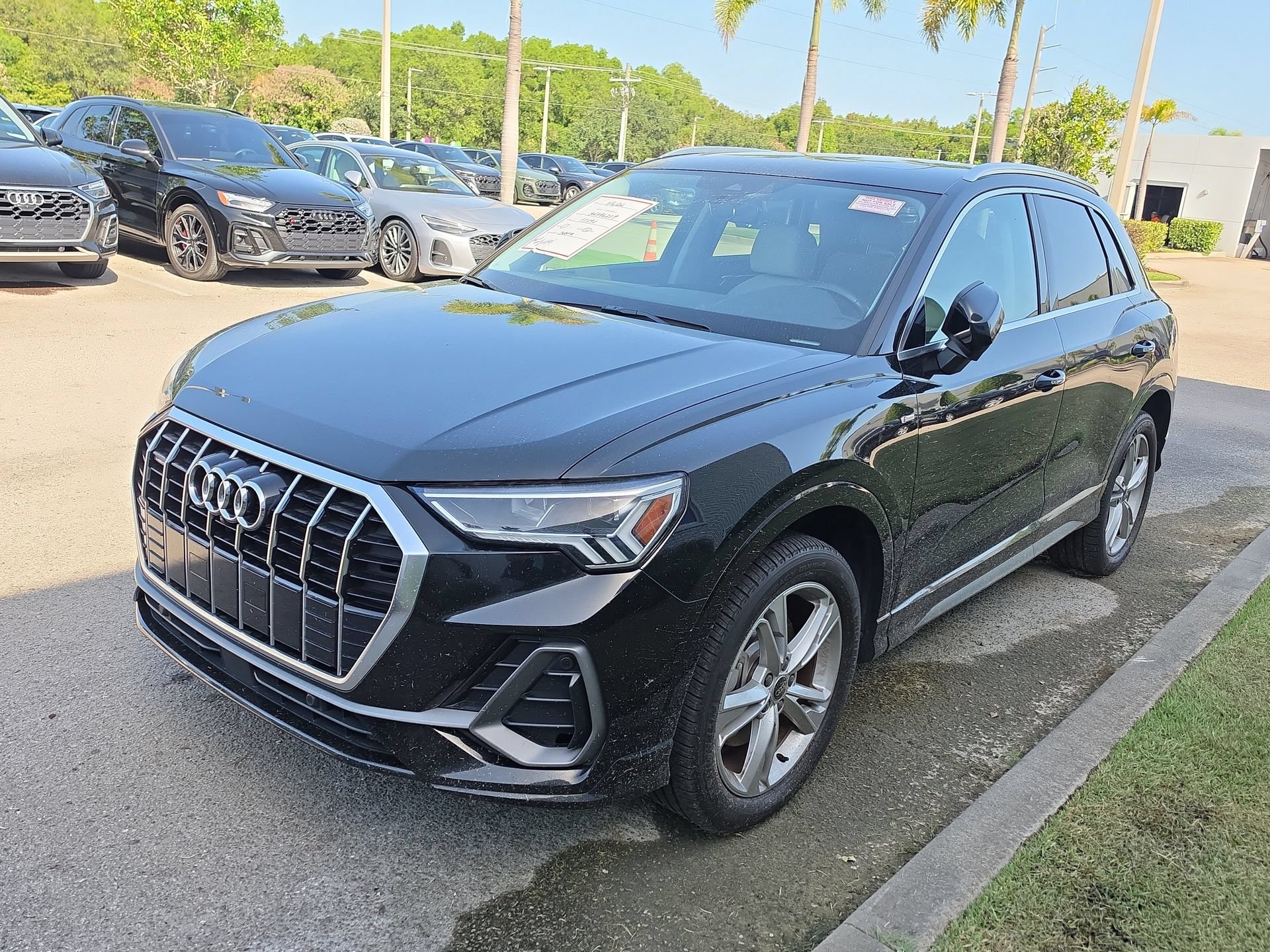 Certified 2022 Audi Q3 2.0T Premium Plus w/ Premium Plus Package AWD/4WD image 3