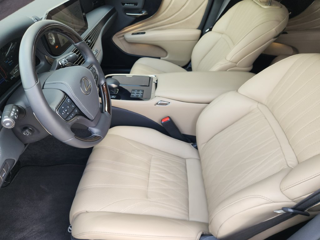 Used 2024 Lexus LS 500 w/ Interior Upgrade Package RWD image 13
