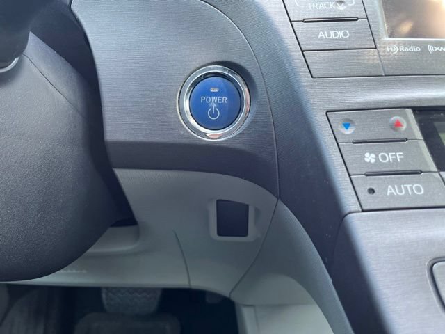 Used 2015 Toyota Prius Three FWD image 26