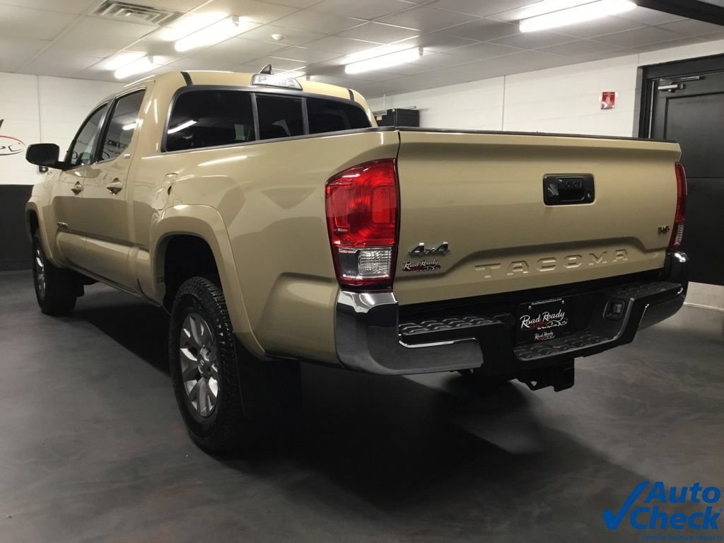 Used 2016 Toyota Tacoma SR5 w/ SR5 Appearance Package (SN) AWD/4WD image 8