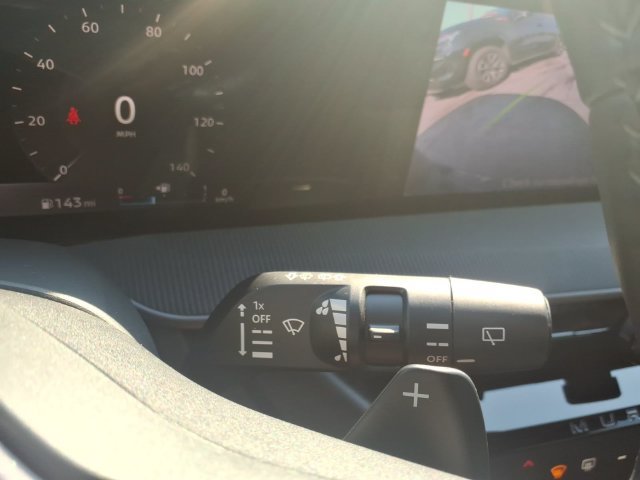 Used 2025 Nissan Murano SV FWD image 22