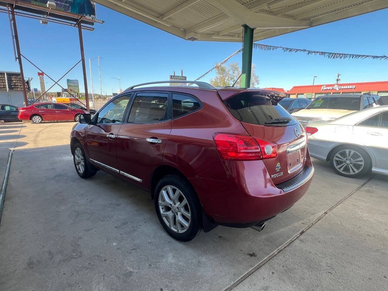Used 2012 Nissan Rogue SL AWD/4WD image 5