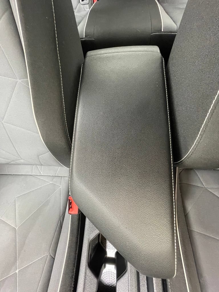 Used 2025 Volkswagen Jetta Sport FWD image 17