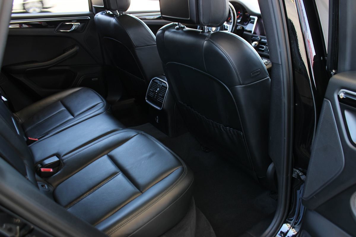 Used 2021 Porsche Macan AWD/4WD image 19