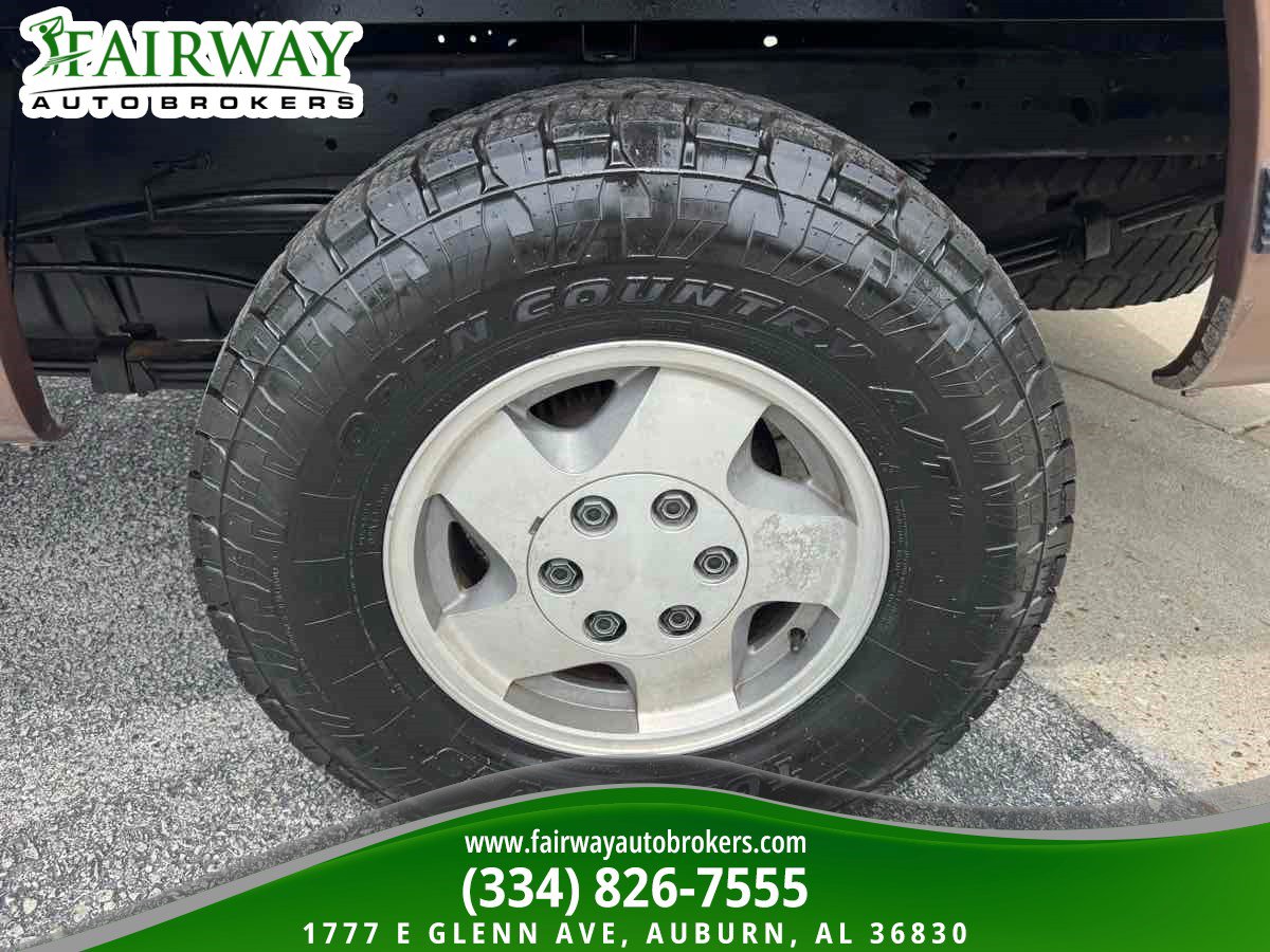 Used 1994 Chevrolet Silverado 1500 4x4 Regular Cab image 24