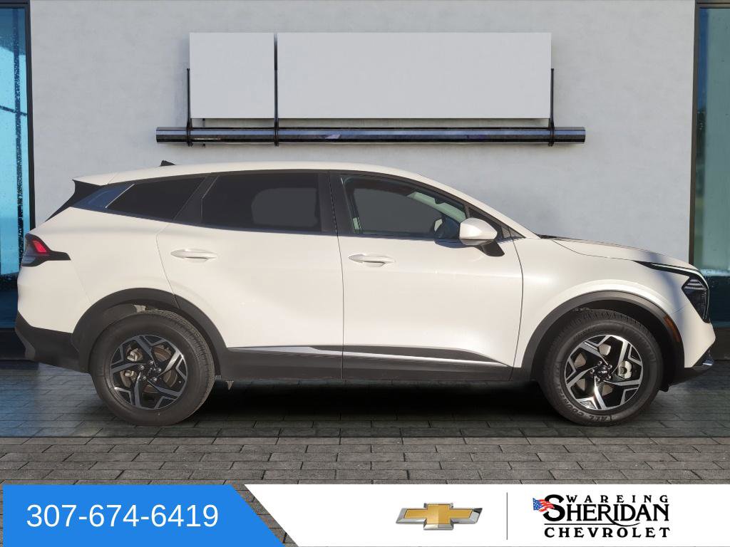 Used 2024 Kia Sportage LX image 3