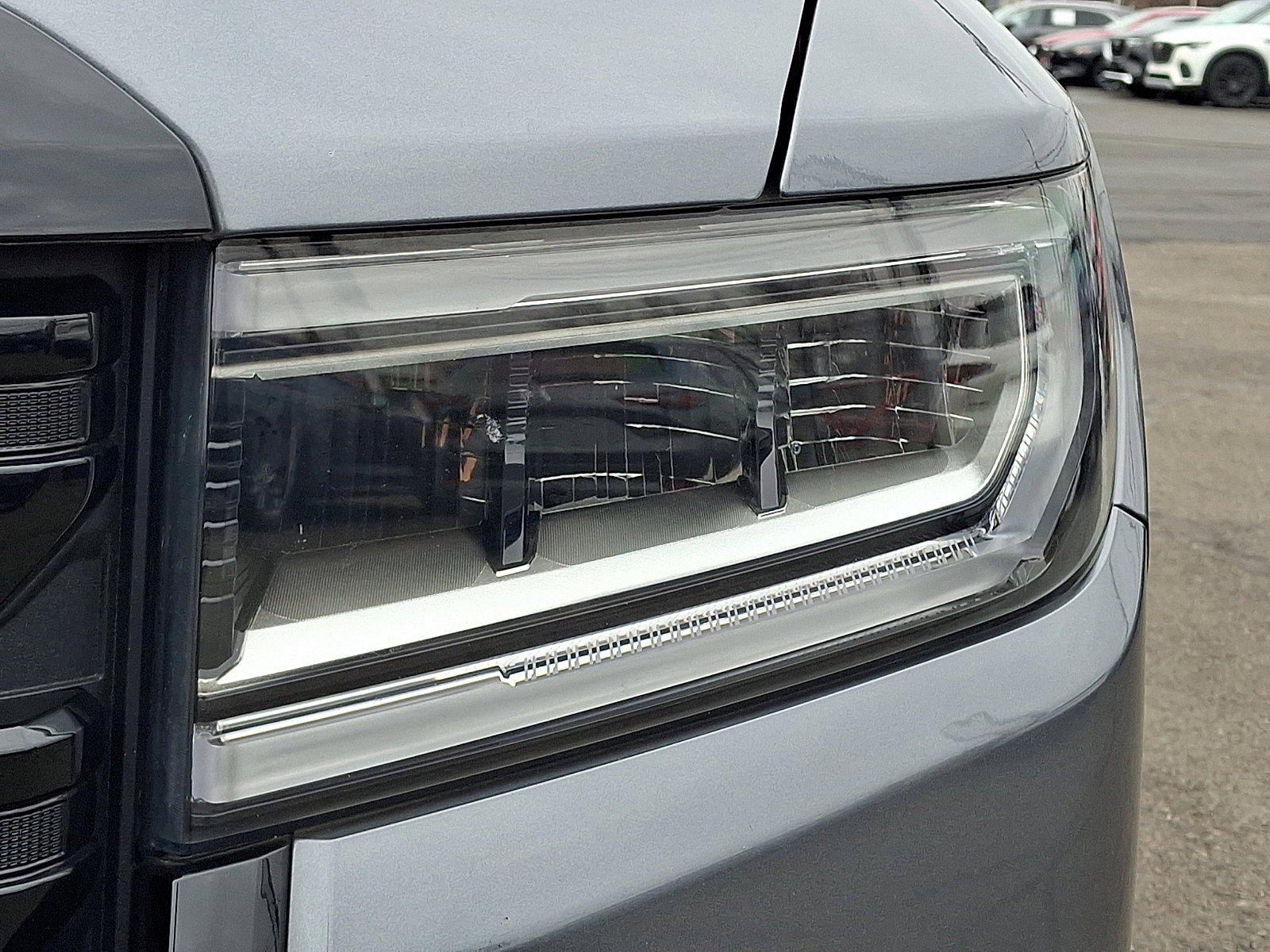 Used 2022 GMC Acadia SLT w/ Elevation Edition image 11