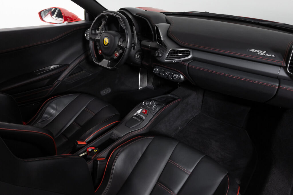 Used 2013 Ferrari 458 Italia Coupe RWD image 40