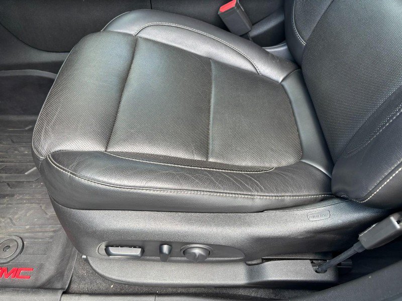 Used 2019 GMC Acadia SLT w/ LPO, Floor Liner Package AWD/4WD image 16