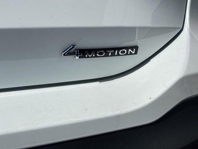 New 2025 Volkswagen Tiguan SE image 17