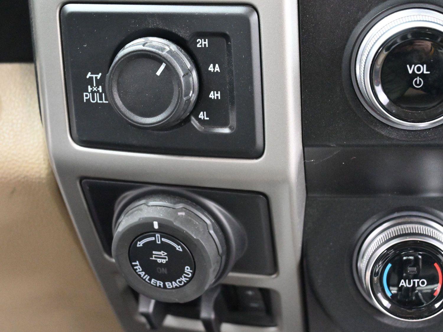 Used 2019 Ford F150 Lariat w/ Equipment Group 502A Luxury image 25