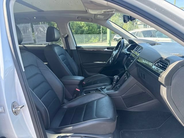 Used 2018 Volkswagen Tiguan SEL Premium AWD/4WD image 9