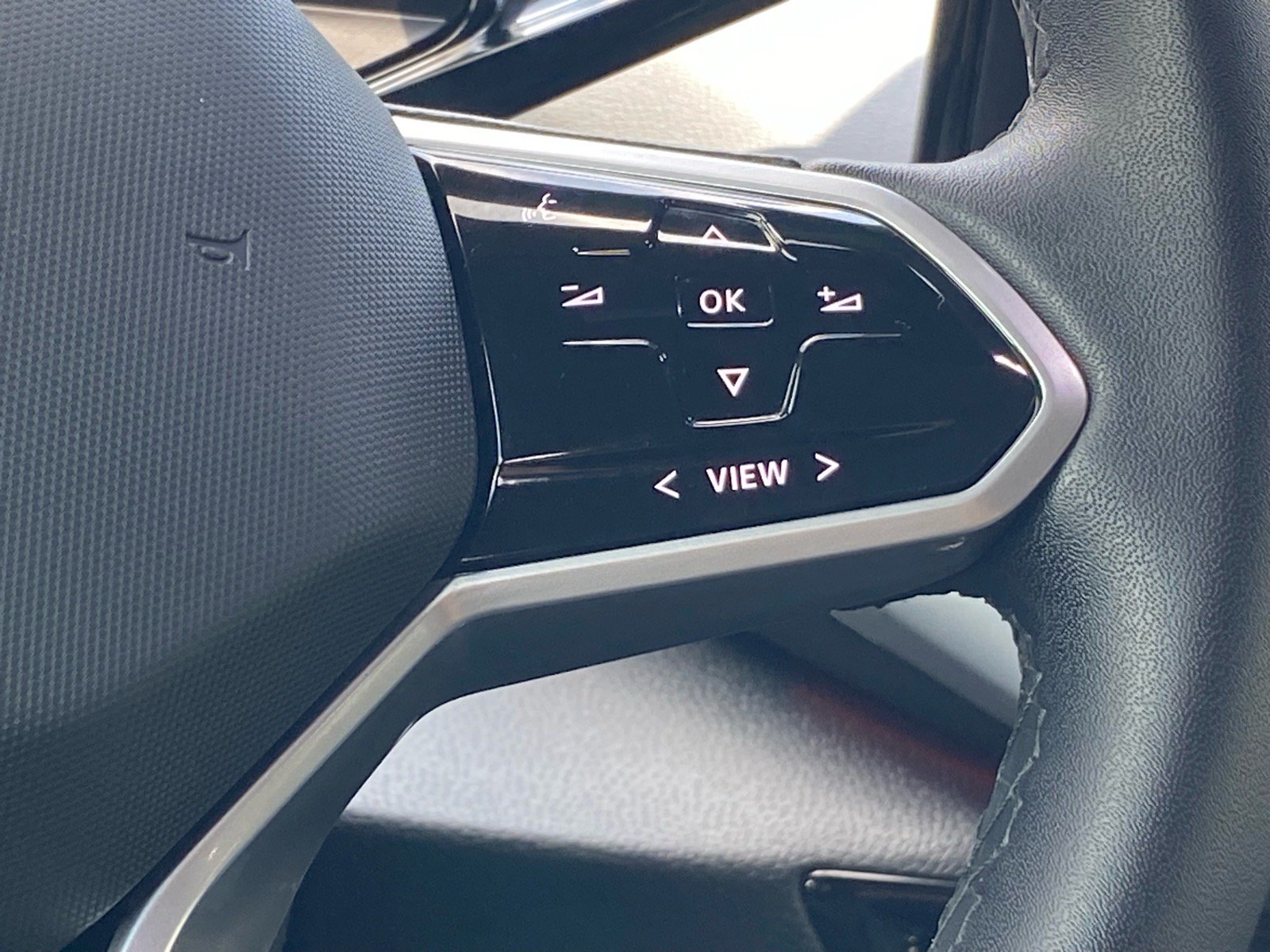 Certified 2023 Volkswagen ID.4 Pro S AWD/4WD image 8