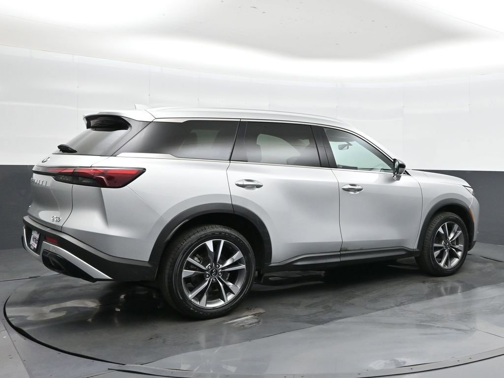 Used 2023 INFINITI QX60 Luxe AWD/4WD image 3