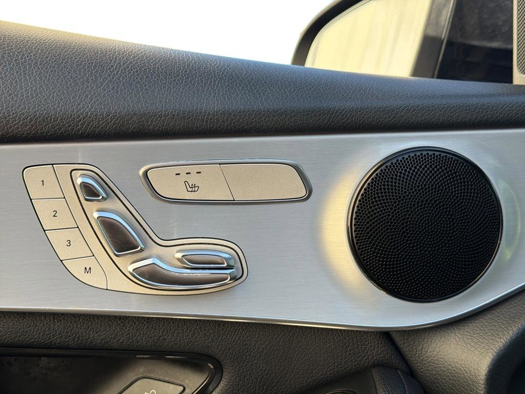 Used 2019 Mercedes-Benz GLC 300 4MATIC image 8