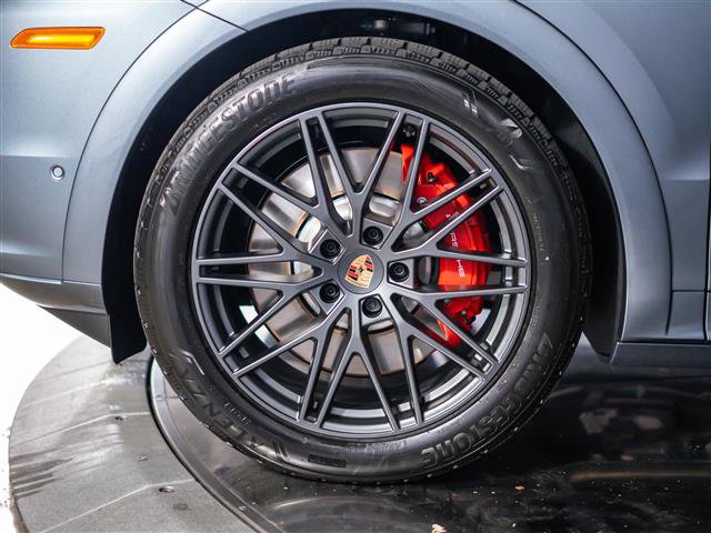 New 2026 Porsche Cayenne GTS AWD/4WD image 13