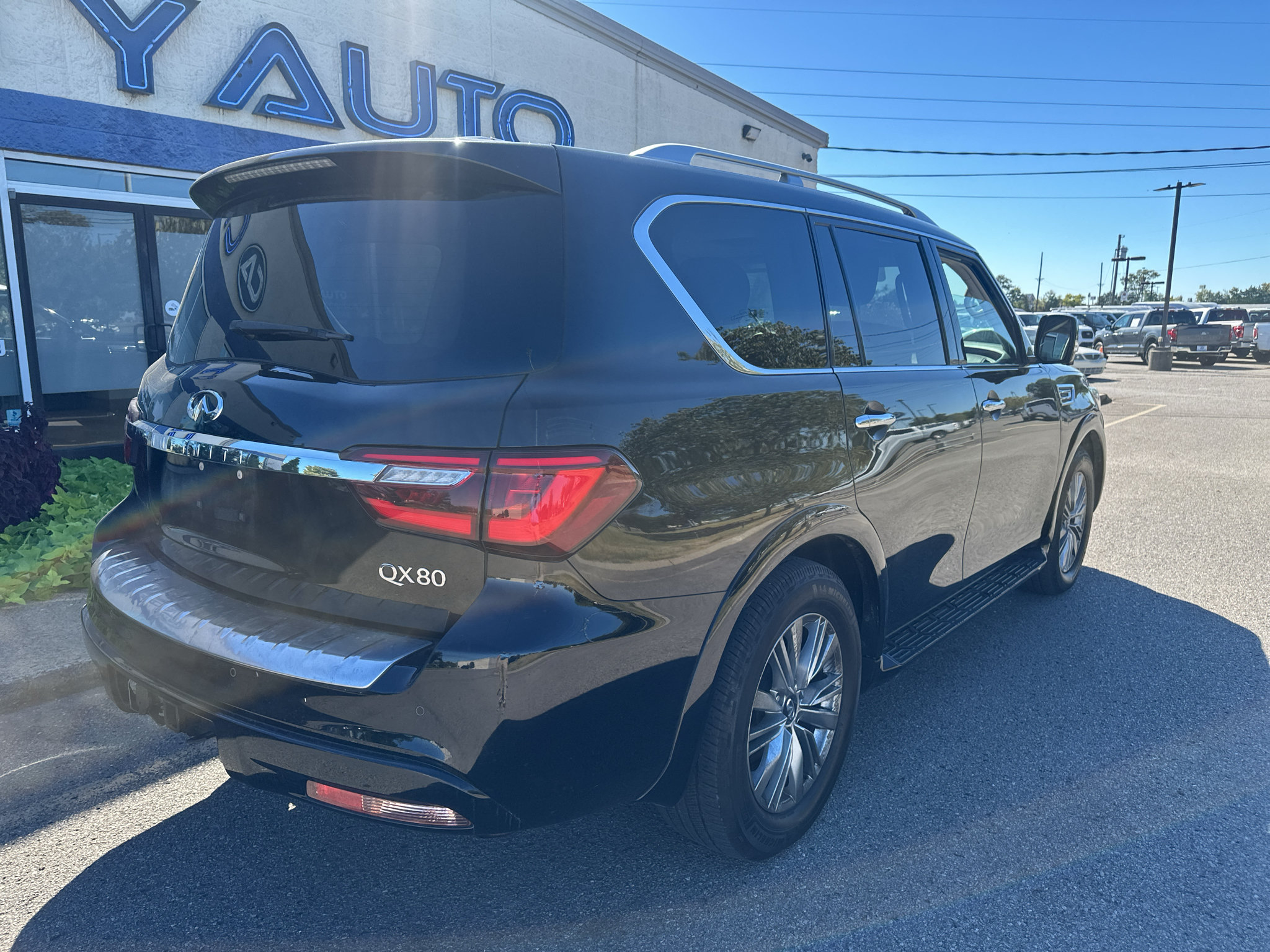 Used 2021 INFINITI QX80 Luxe RWD image 4