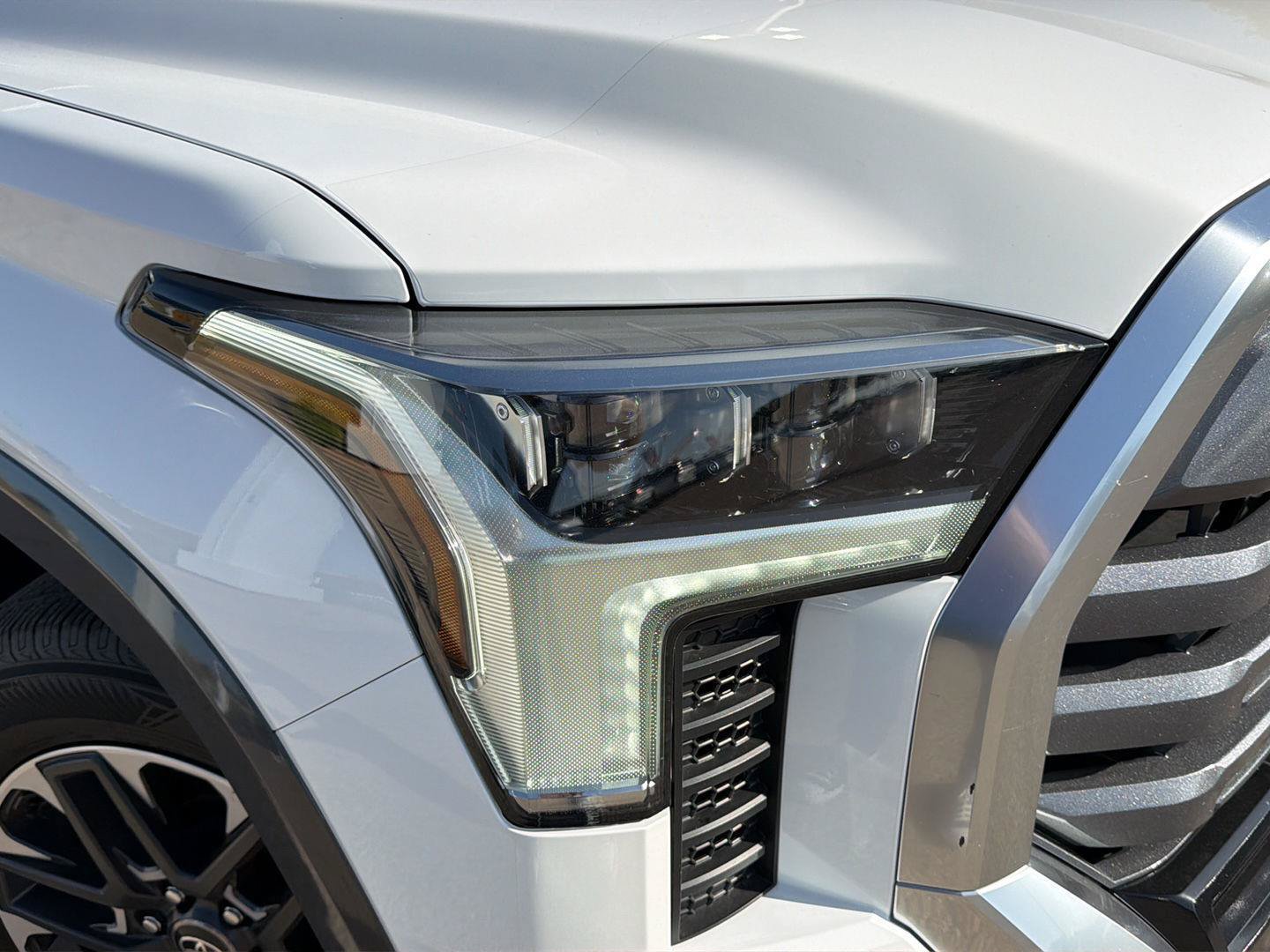 Used 2025 Toyota Tundra Limited AWD/4WD image 10