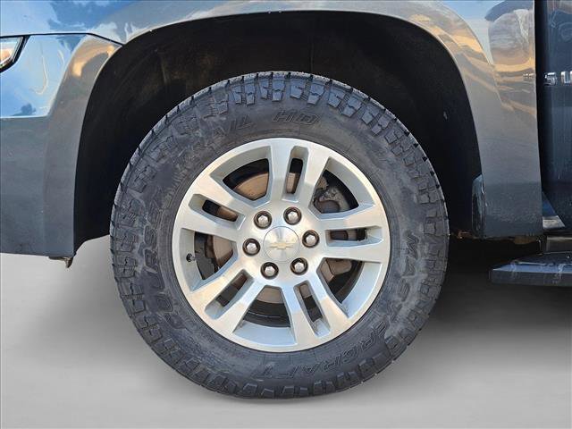 Used 2020 Chevrolet Suburban LT image 26