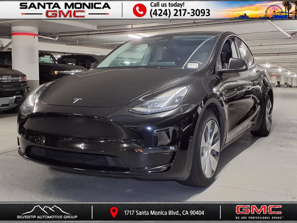 Used 2024 Tesla Model Y Long Range AWD/4WD image 25