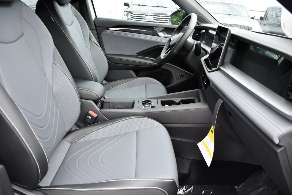 New 2026 Volkswagen Tiguan SE R-Line FWD image 33