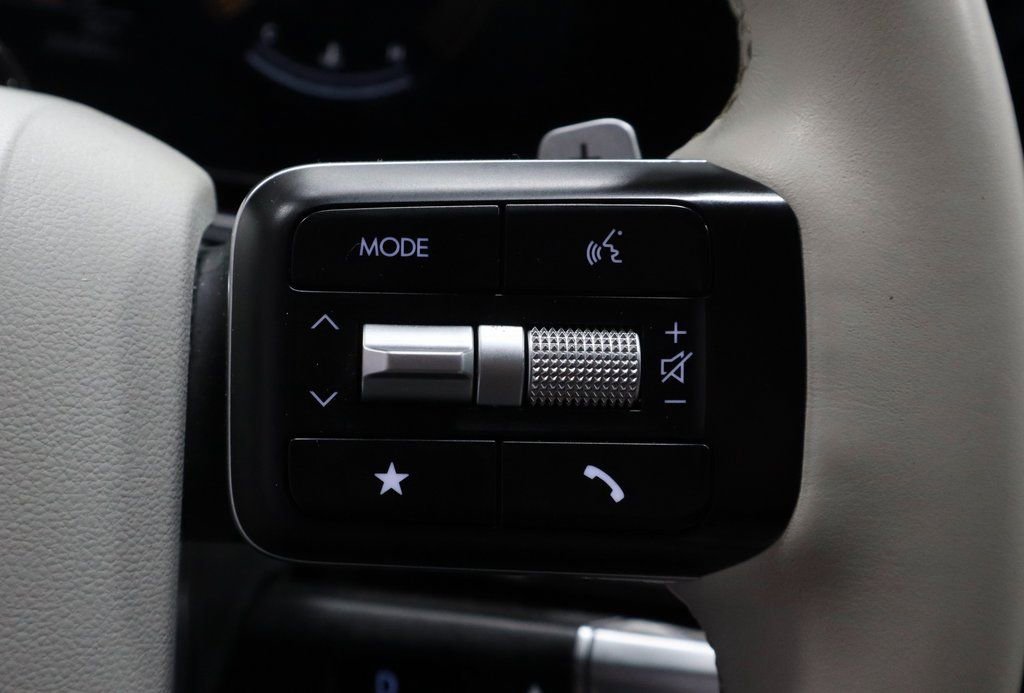 Certified 2025 Hyundai Santa Fe SEL image 28