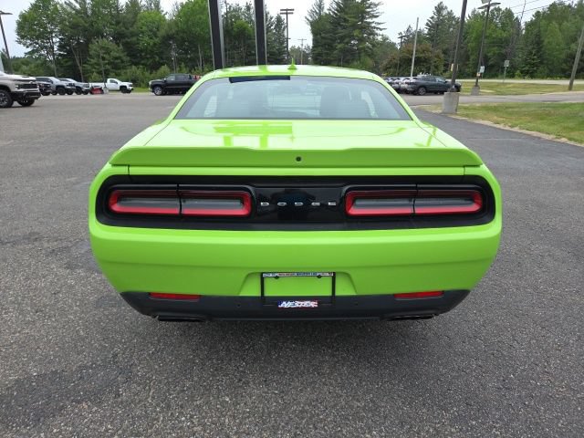 Used 2015 Dodge Challenger R/T Plus RWD image 19