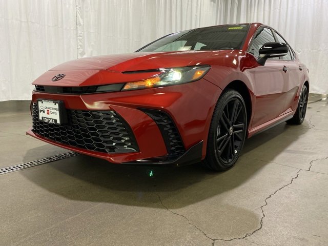 Used 2026 Toyota Camry Hybrid w/ Multimedia Upgrade Package image 25