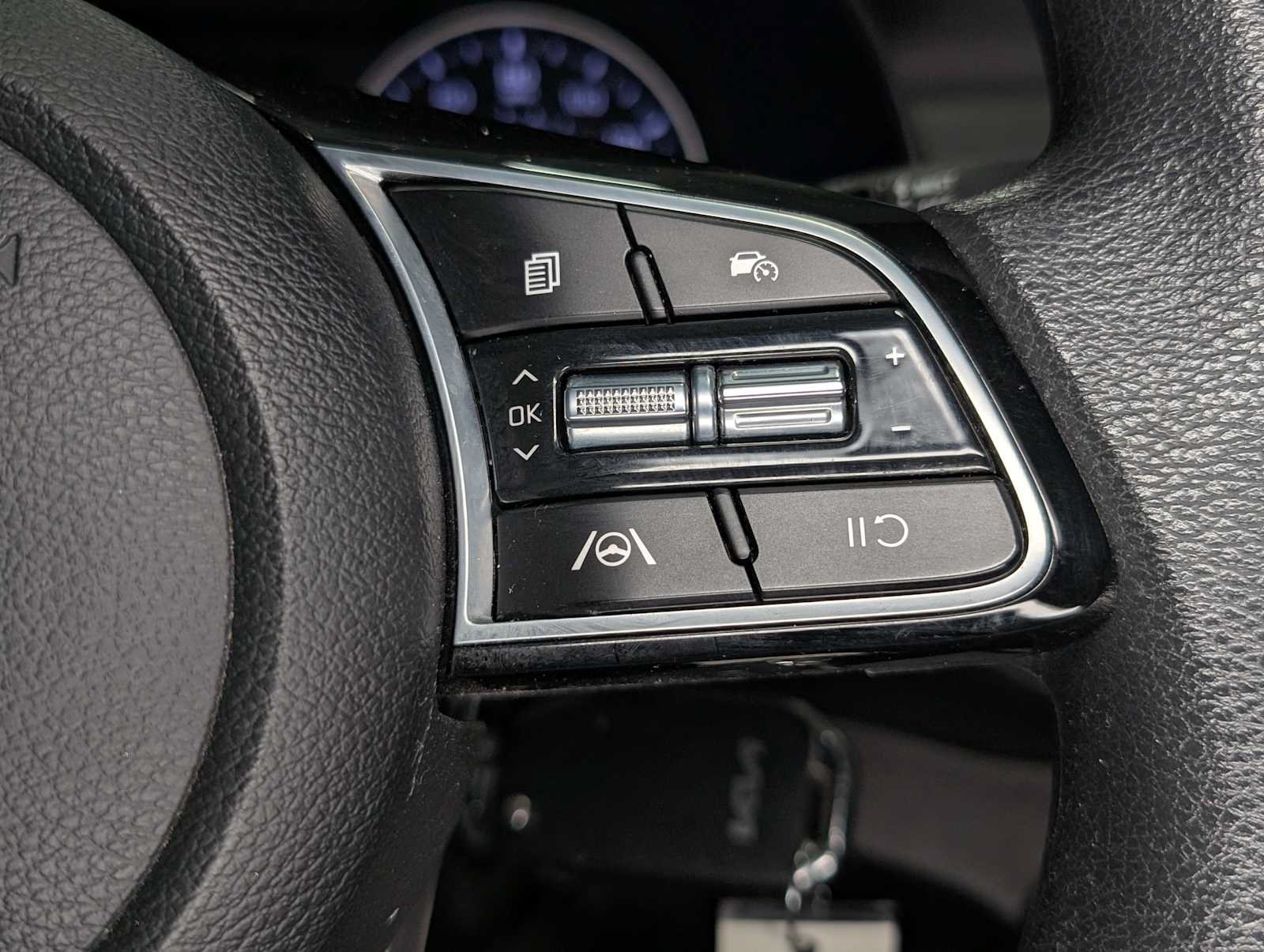 Certified 2023 Kia Forte LXS w/ LXS Technology Package FWD image 33