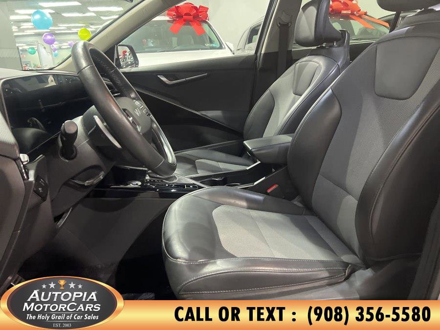 Used 2023 Kia Niro EX Touring FWD image 9