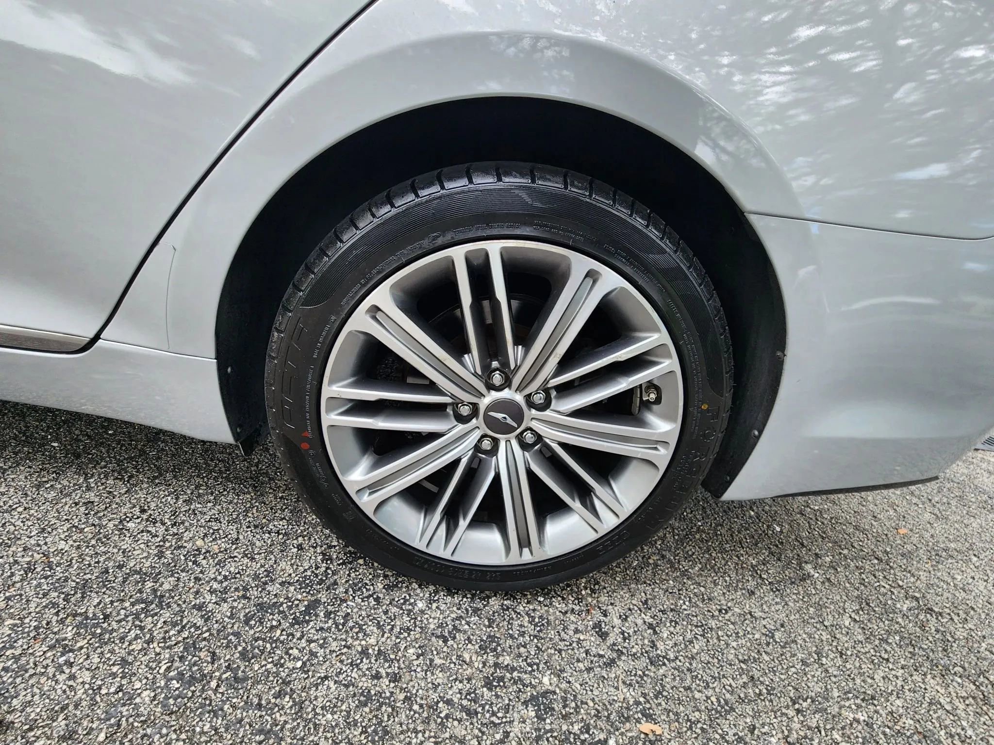 Used 2018 Genesis G80 3.8 RWD image 14