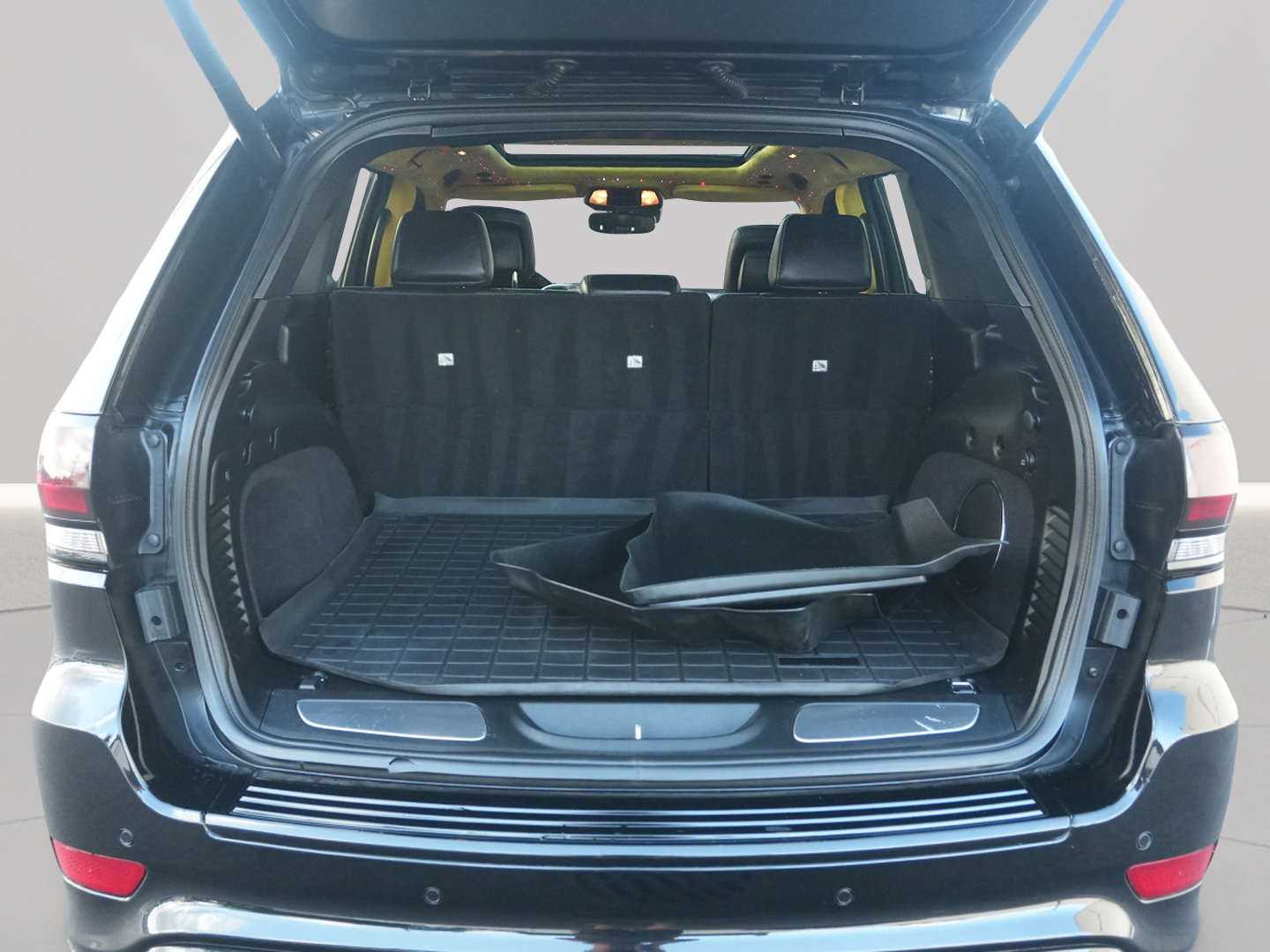Used 2018 Jeep Grand Cherokee Trackhawk AWD/4WD image 9