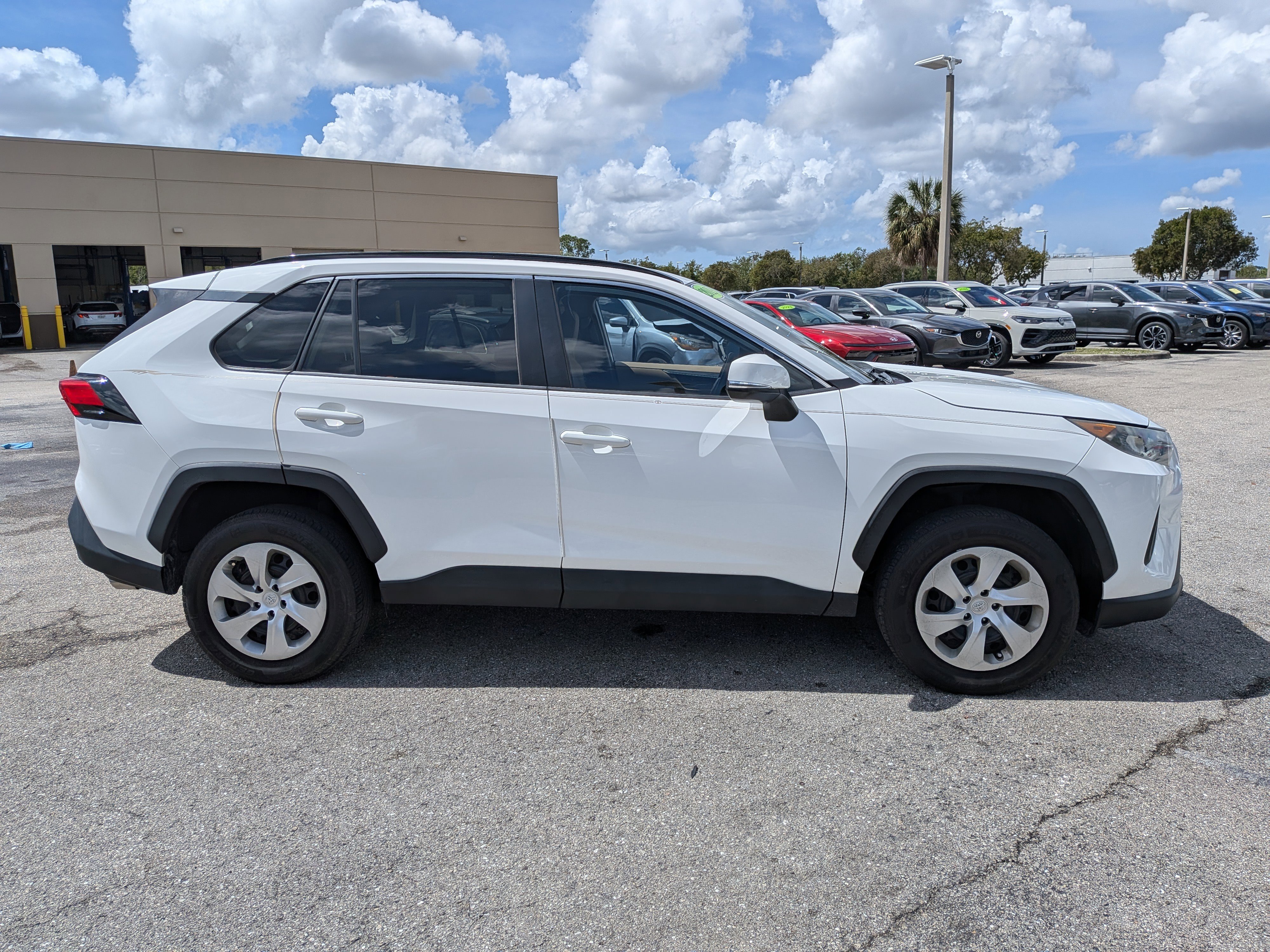 Used 2019 Toyota RAV4 LE image 3